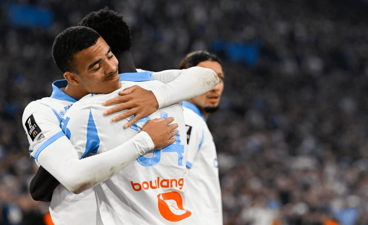 一场6-2，让法甲变天，榜首易主，曼联弃将踢疯了：轰入4球